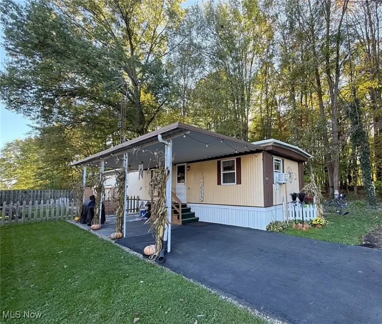 Peaceful Living in Sebring Estates