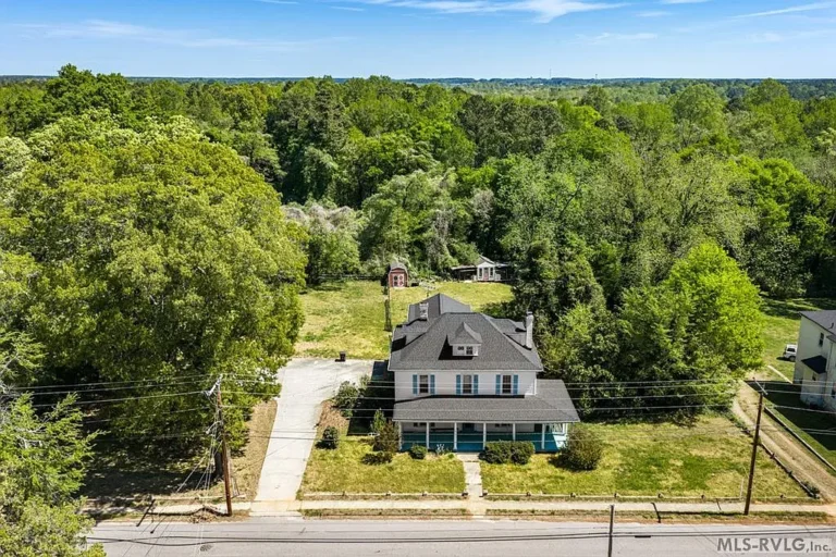 Historic 1900 Home for Sale – Timeless Charm with Spacious Living