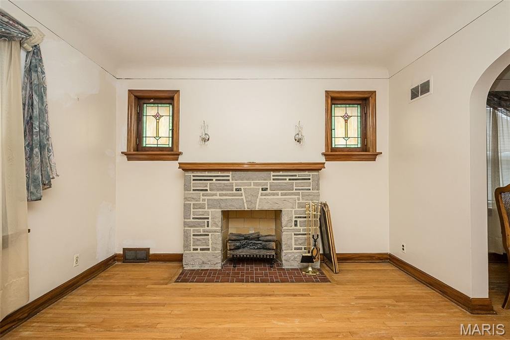 Listed by: Tamika G Evans 314-384-2440, Elevate Realty, LLC