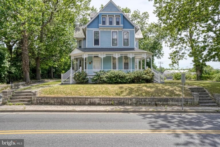 The Isabella Estate: Monumental 8-Bedroom Historic Home | $324,900