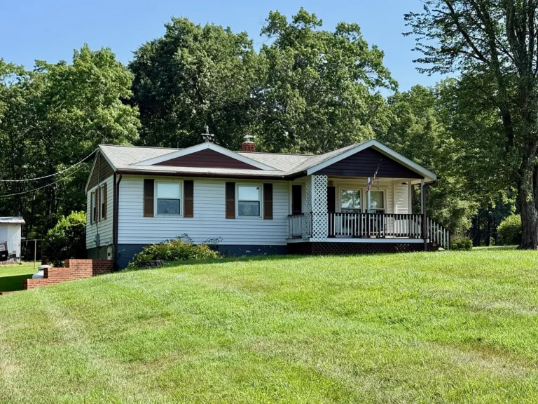 Auction Ranch on 2.7 Acres